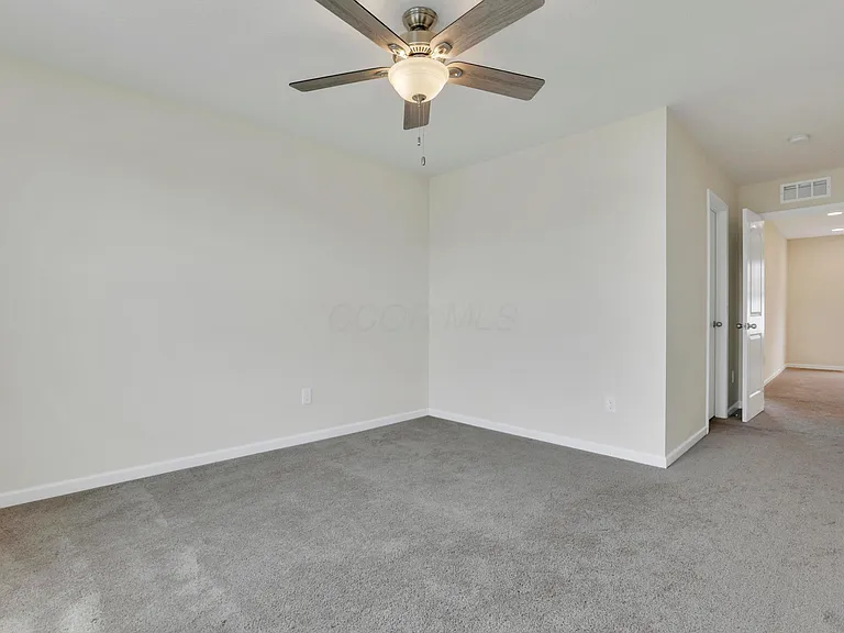 241 Sunstone Ln — Photo 32