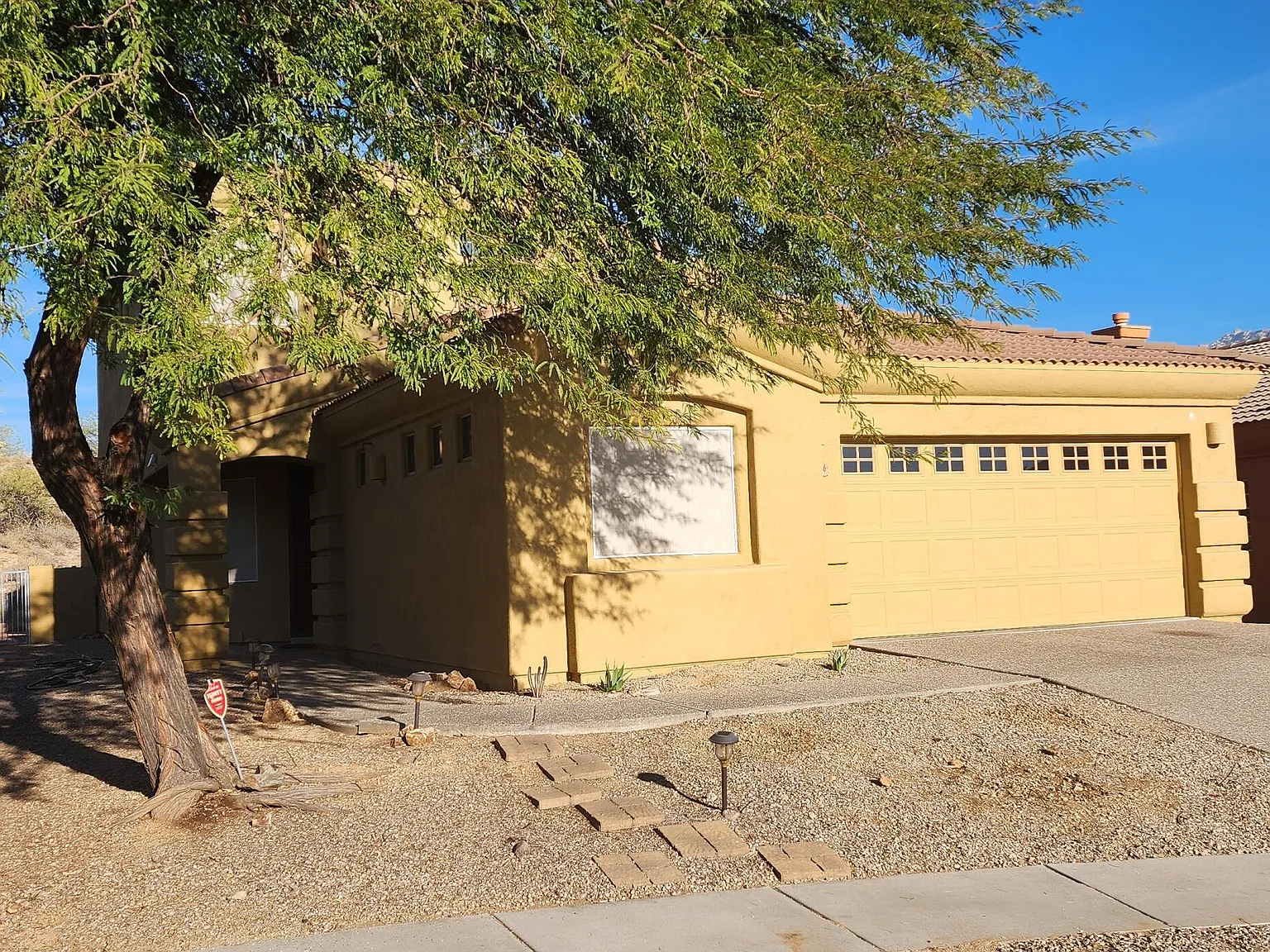 5 bed, 3.0 bath, 2451 sqft, $2,600 — Photo 2
