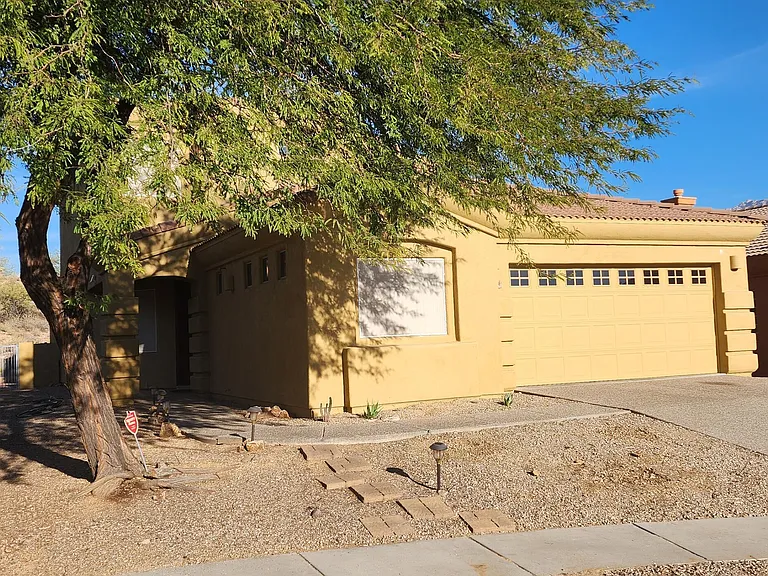 10706 N Hewitt Pl — Photo 2
