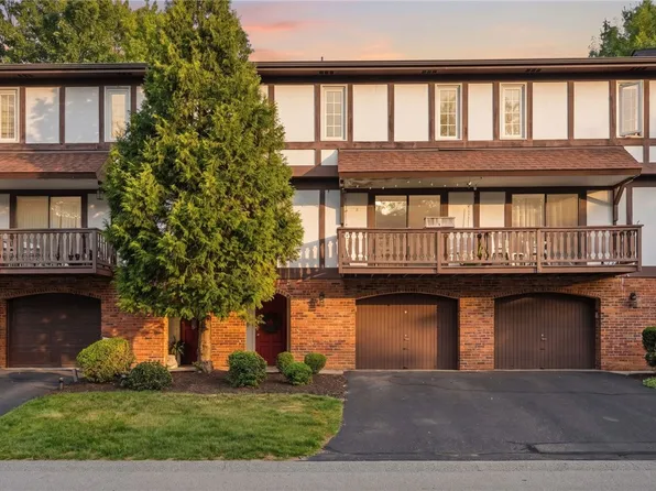 313 Woodbridge Dr, Pittsburgh, PA 15237