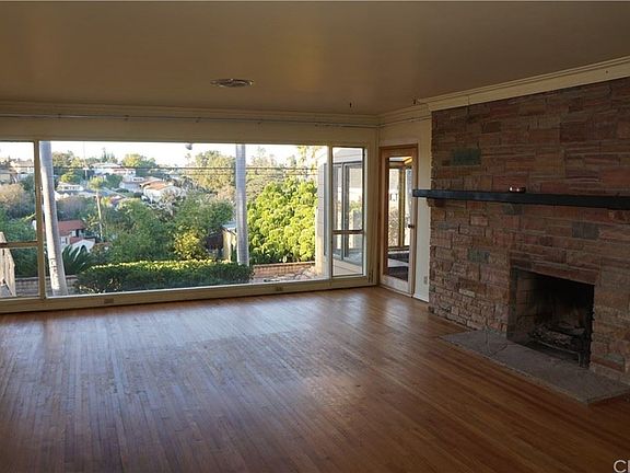 4th image of 4955 Angeles Vista Blvd