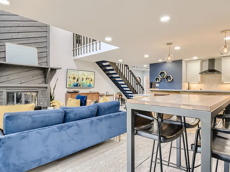 101 Hawn Dr — Photo 5