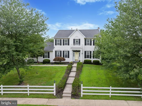 19 Cardinal Ln, Collegeville, PA 19426