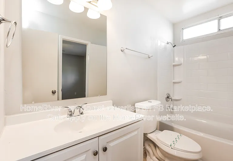 5758 N 42nd Ave — Photo 6
