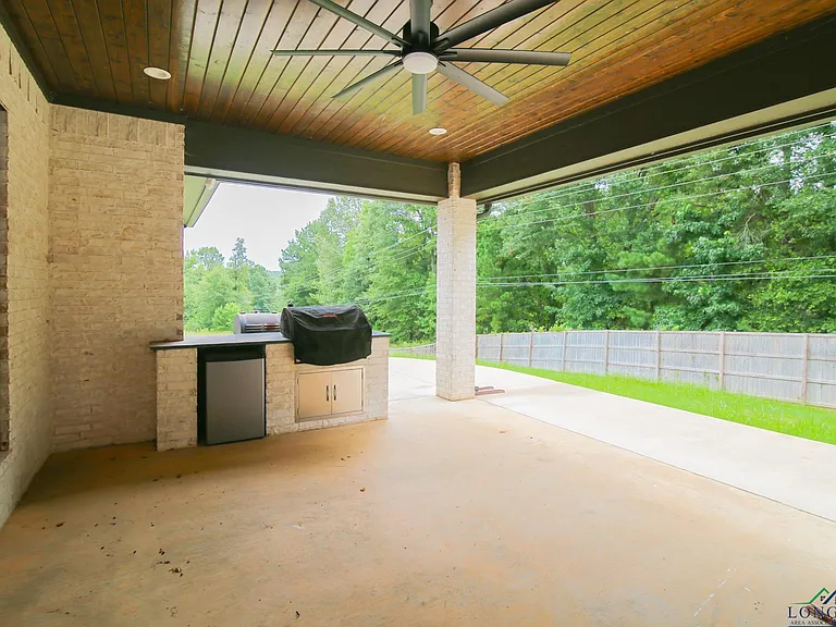 140 Lilly Lue Ln — Photo 35