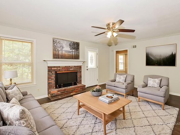 2nd image of 1176 Cedar Cir S