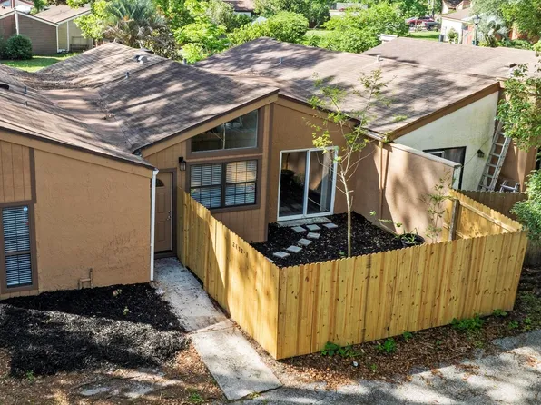 2492 WHISPERING WOODS Boulevard UNIT 1, Jacksonville, FL 32246