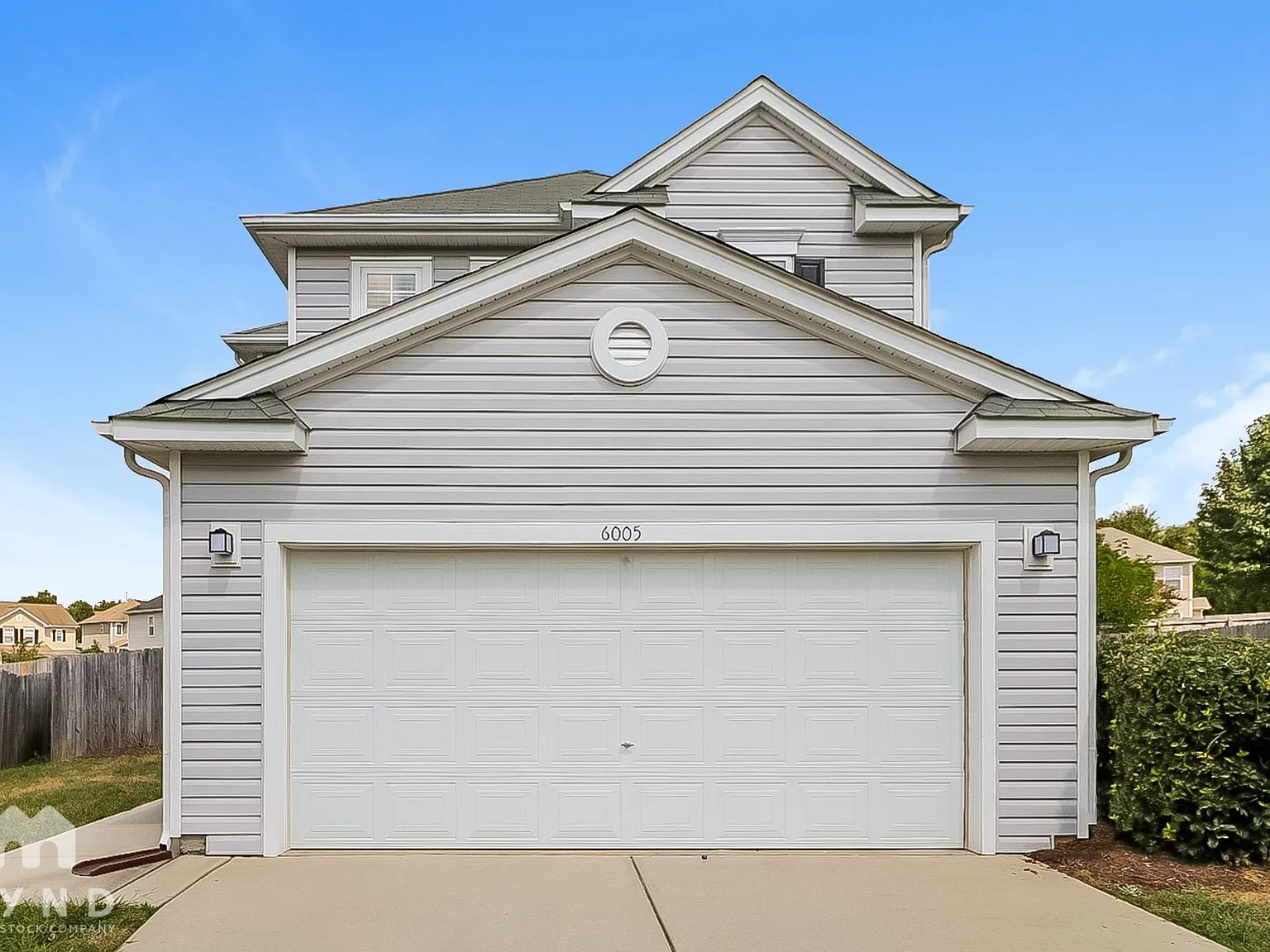 3 bed, 2.5 bath, 1562 sqft, $1,999 — Photo 1