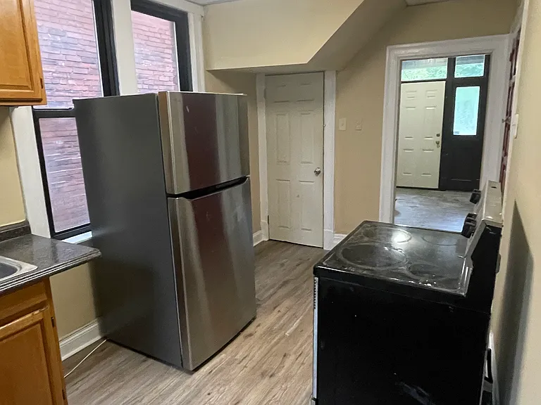 1250 Blackadore Ave — Photo 27