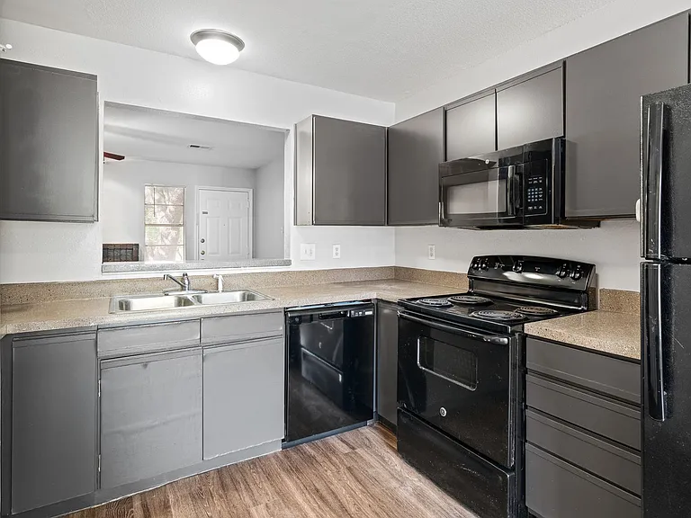 1815 River Crossing Cir #D — Photo 6