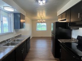 Broadmoor Apartments