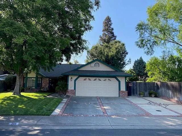 2119 W La Loma Dr photo 1