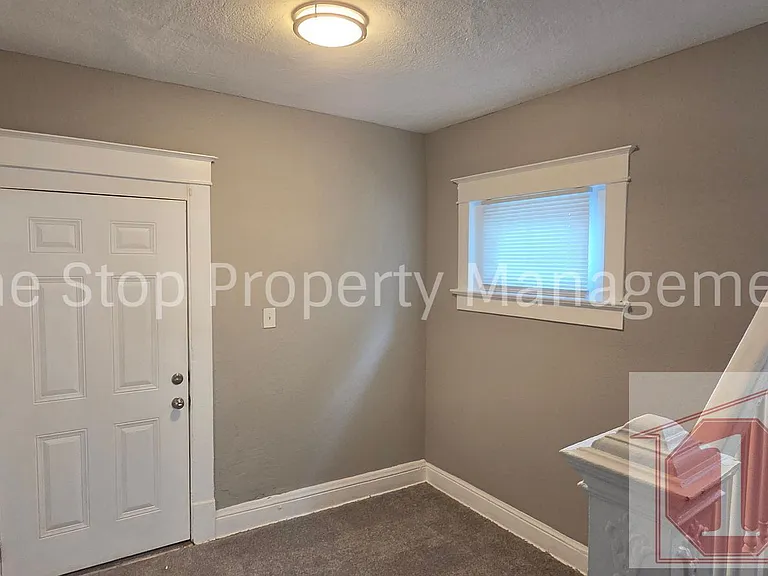 2821 Wabash Ave — Photo 4