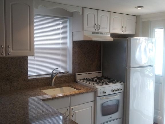 3rd image of 1633 Bayshore Ave #1