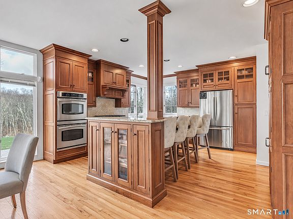2nd image of 553 Judd Rd