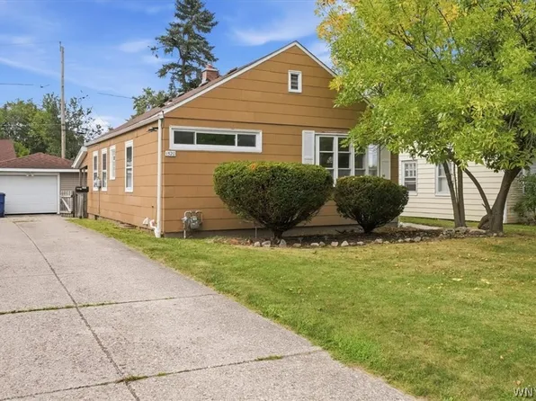 1520 Eggert Rd, Amherst, NY 14226