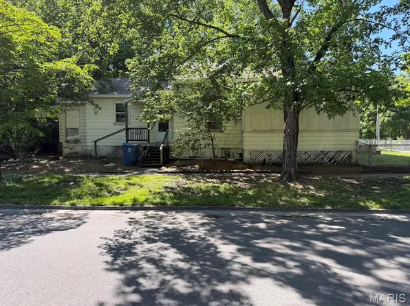 529 E 2nd St, Centralia, IL 62801