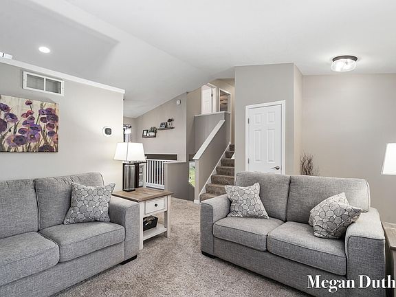 5th image of 486 Sunbrook St SE