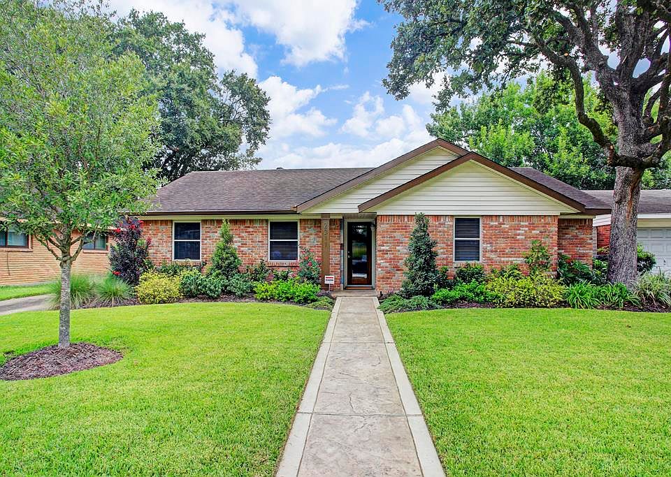 1st image of 2311 Willowby Dr