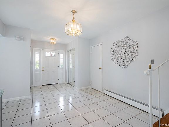 3rd image of 2075 Berkley Lane