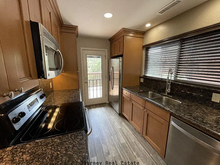 Cedar Ridge Apartments — Photo 4
