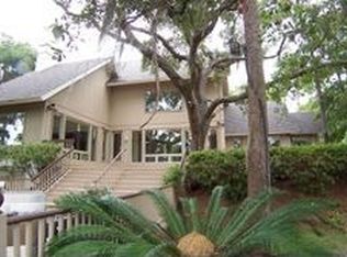 6 Ribaut Dr, Hilton Head Island, SC 29926
