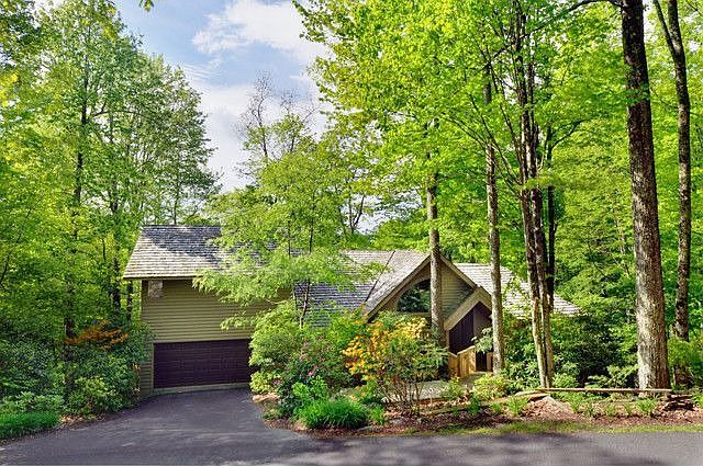 1st image of 4002 Woodlands Dr
