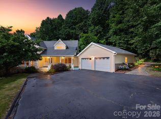 30 Apple Tree Way, Asheville, NC 28805