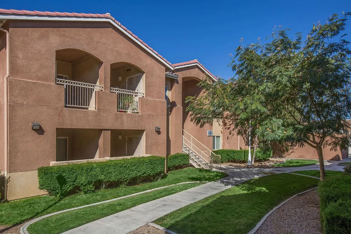 Plumtree Apartments — Photo 4
