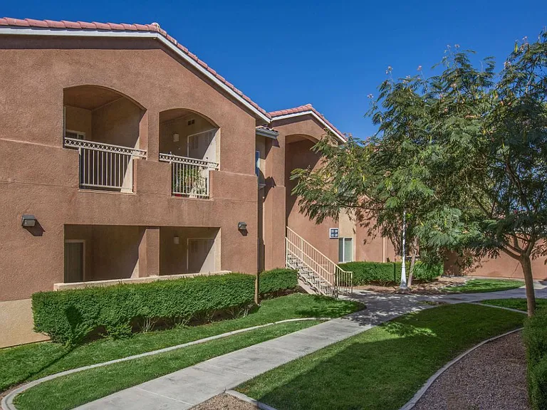 Plumtree Apartments — Photo 4