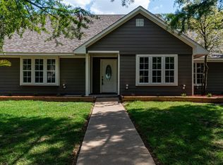 2009 N Arbor Rose Dr, Grand Prairie, TX 75050