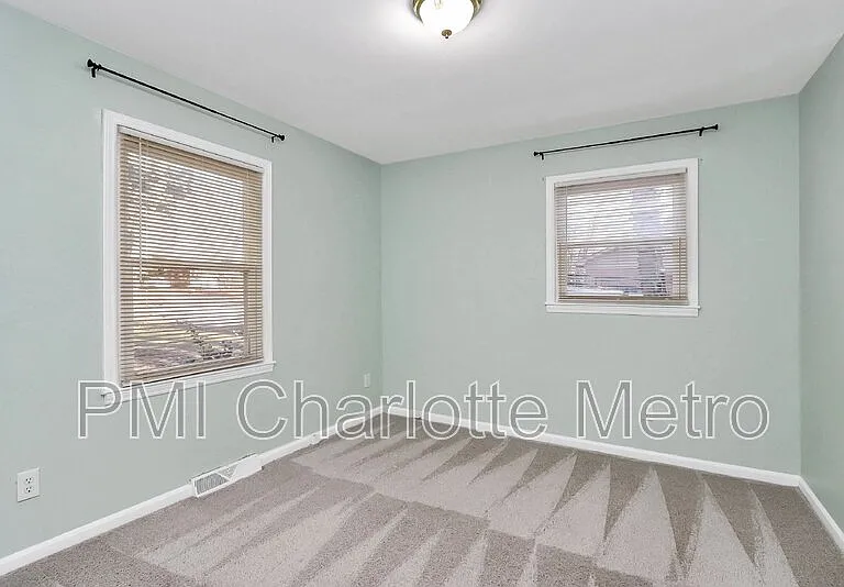 9916 Windrift Rd — Photo 14
