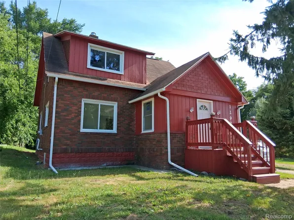 1292 Howard St N, Mount Morris, MI 48458