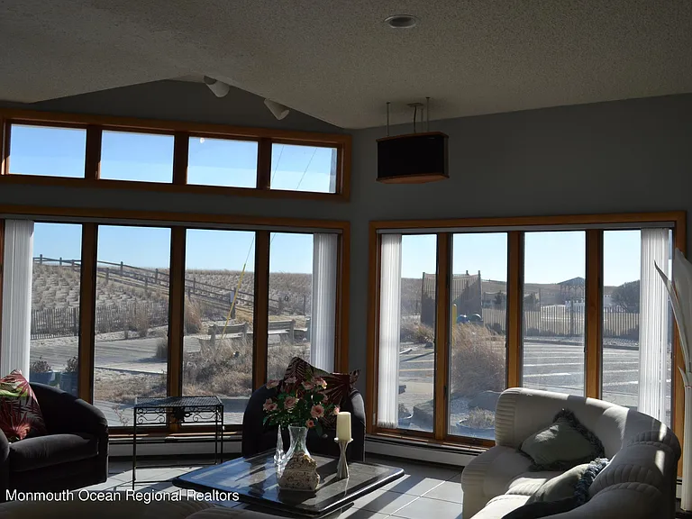 106 Oceanfront — Photo 23