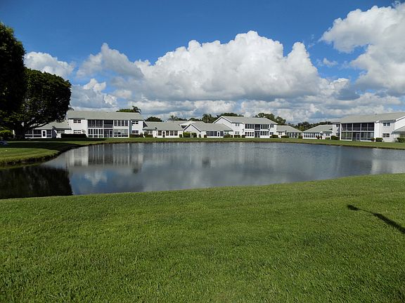 3rd image of 1515 Myerlee Country Club Blvd APT W4