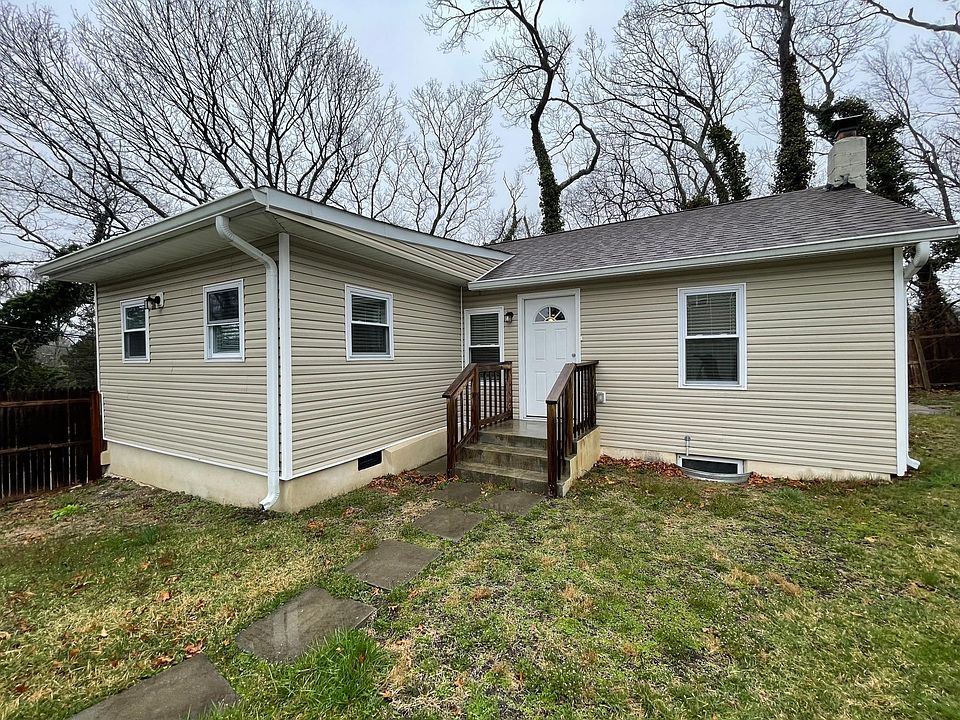 1st image of 284 Echo Ave