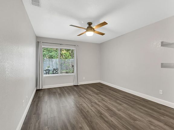 4th image of 171 Saginaw Cir