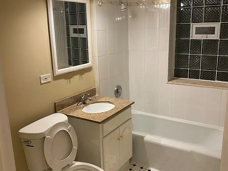 5866 N Ridge Ave #3 — Photo 9