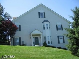 9 Charleston Ct, Basking Ridge, NJ 07920