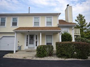 216 Whitewood Dr, Streamwood, IL