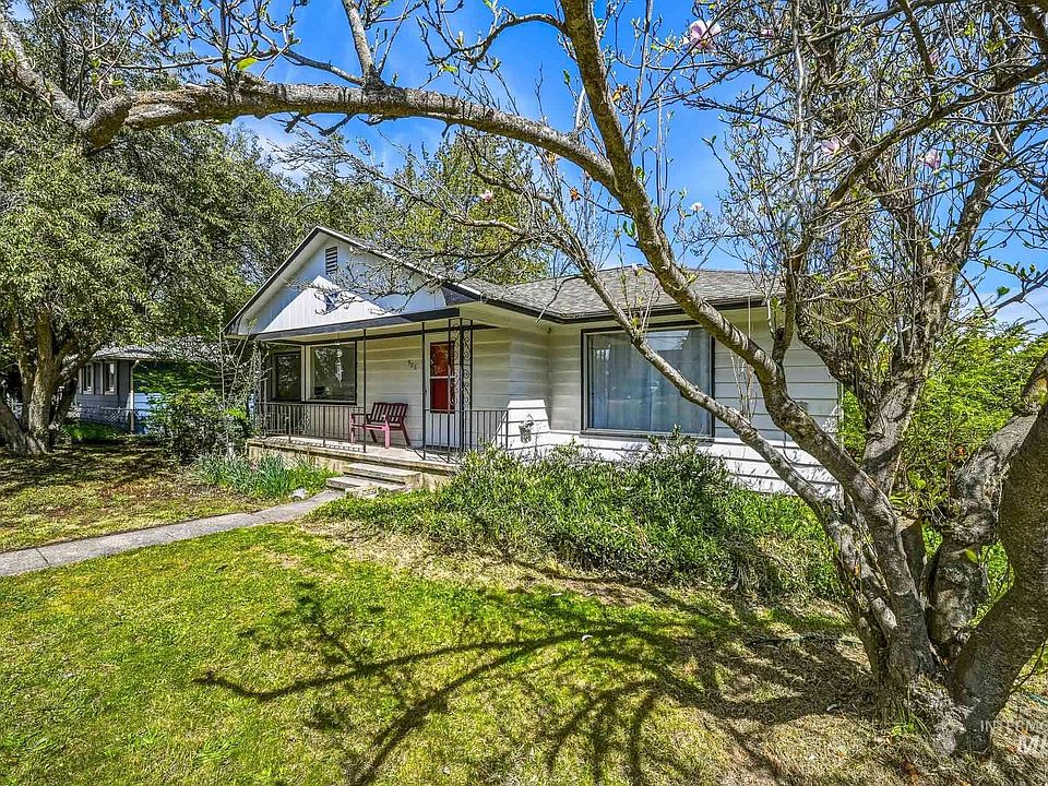 1st image of 906 Orchard Ave