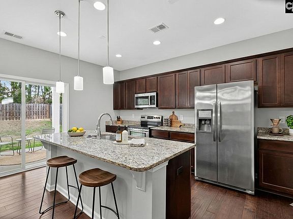 2nd image of 575 Hopscotch Ln