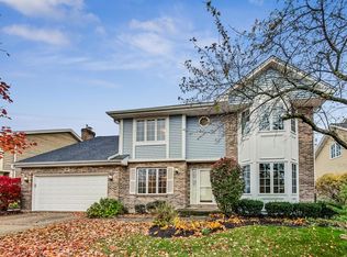27W387 Waterford Dr, Winfield, IL 60190