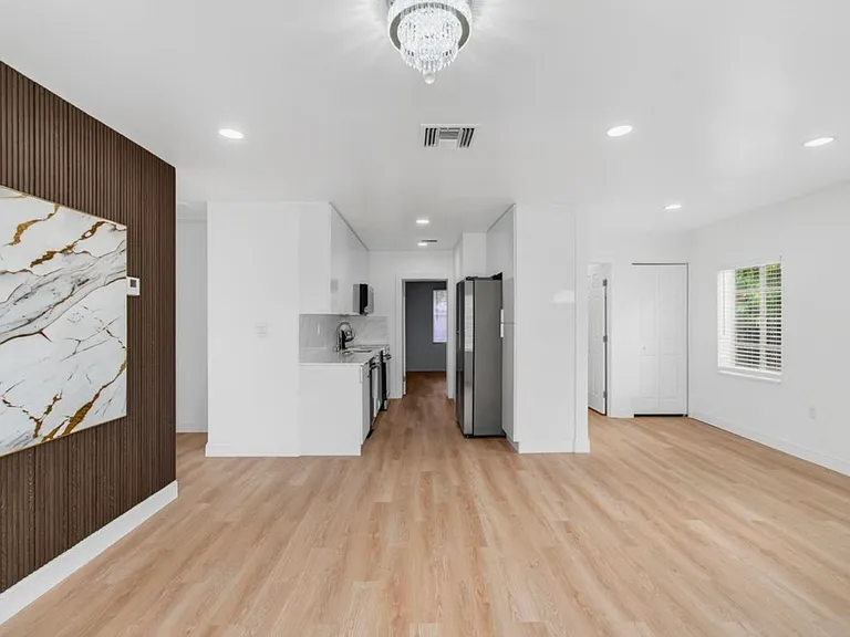608 Fairfax Rd — Photo 17