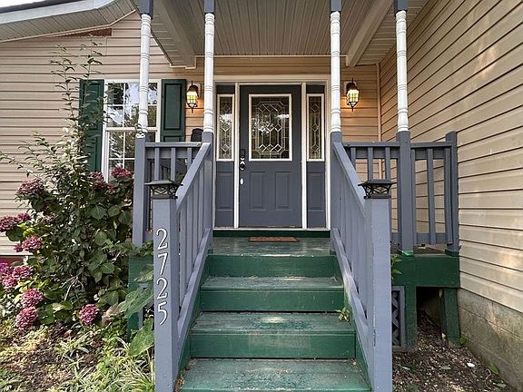 2nd image of 2725 Victoria Ave