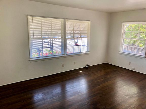 3rd image of 1820 Marengo Ave