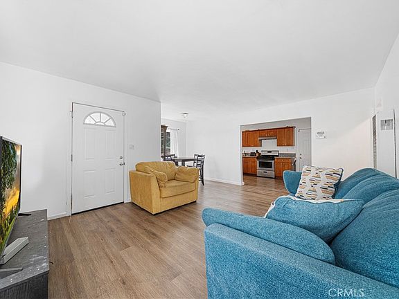 4th image of 901 W 134th Pl
