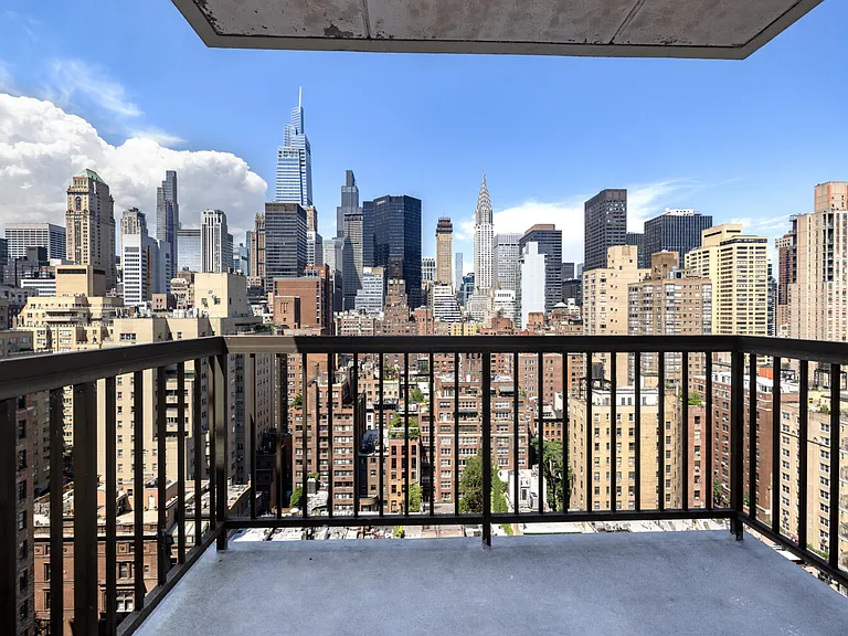 115 E 34th St #1811 — Photo 3