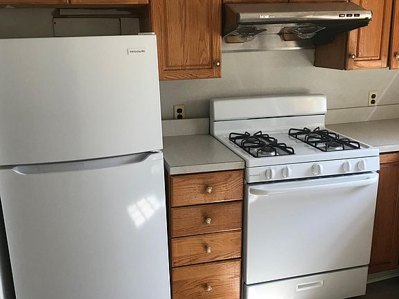 5th image of 934 McKean St
