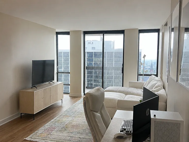 1660 N La Salle Dr #3206 — Photo 4